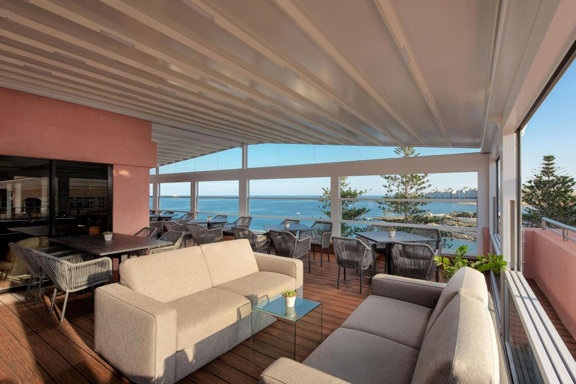 The Westin Dragonara Resort, Malta San Julián Exterior foto The Sky Bar