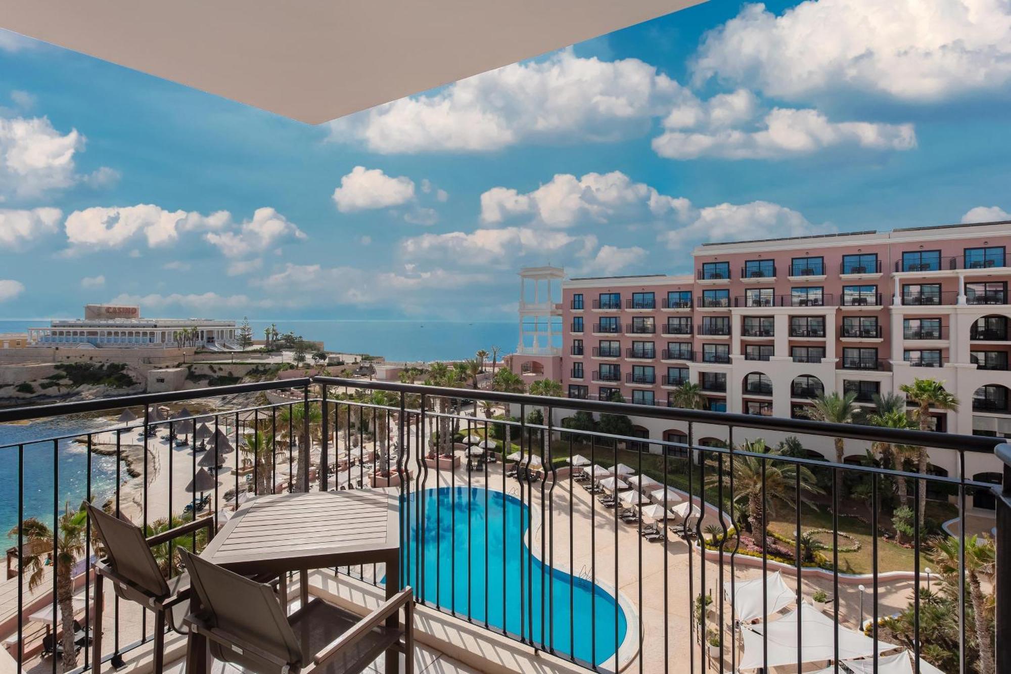 The Westin Dragonara Resort, Malta San Julián Exterior foto View of the hotel