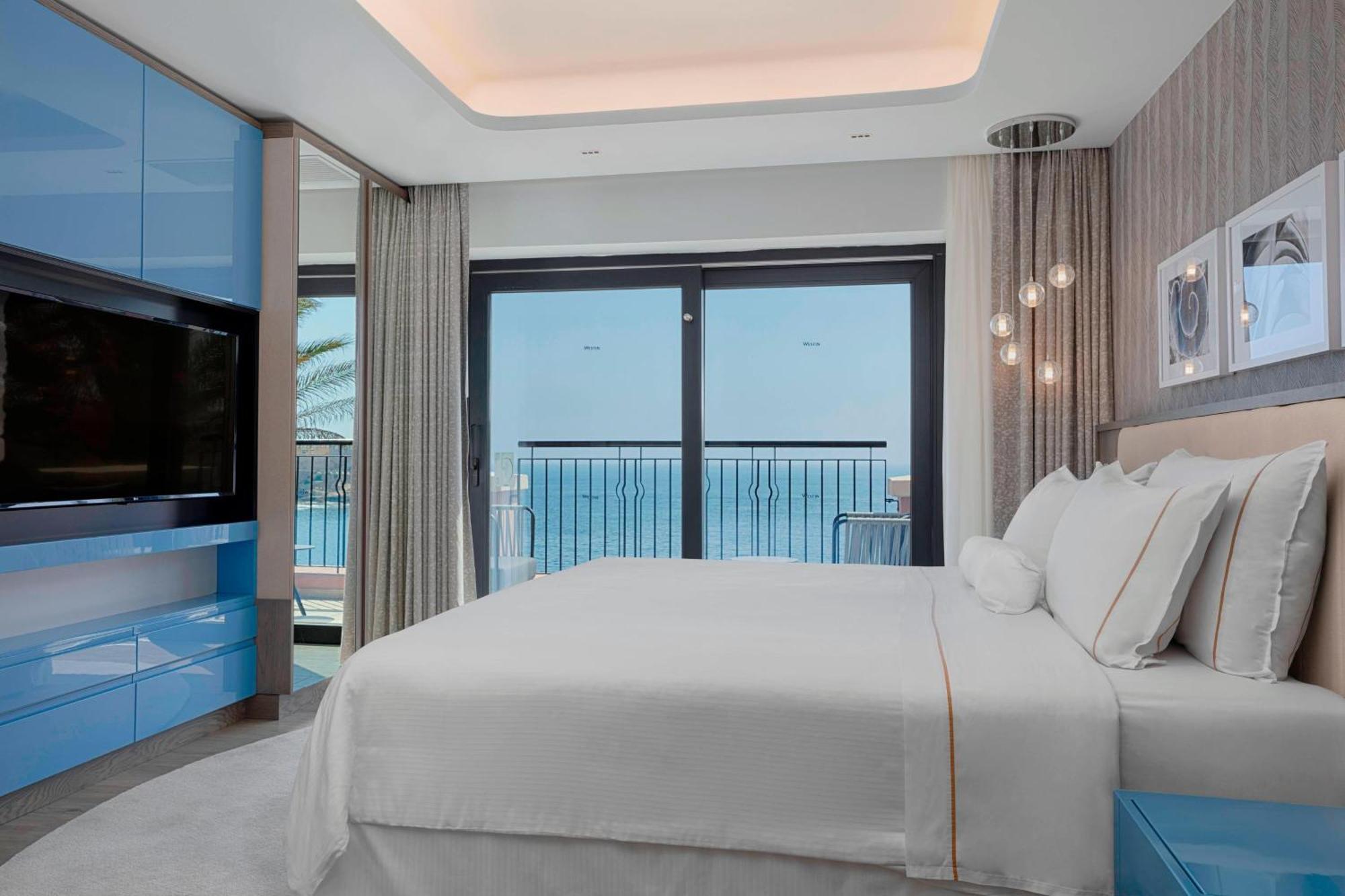 The Westin Dragonara Resort, Malta San Julián Exterior foto A bedroom at the hotel