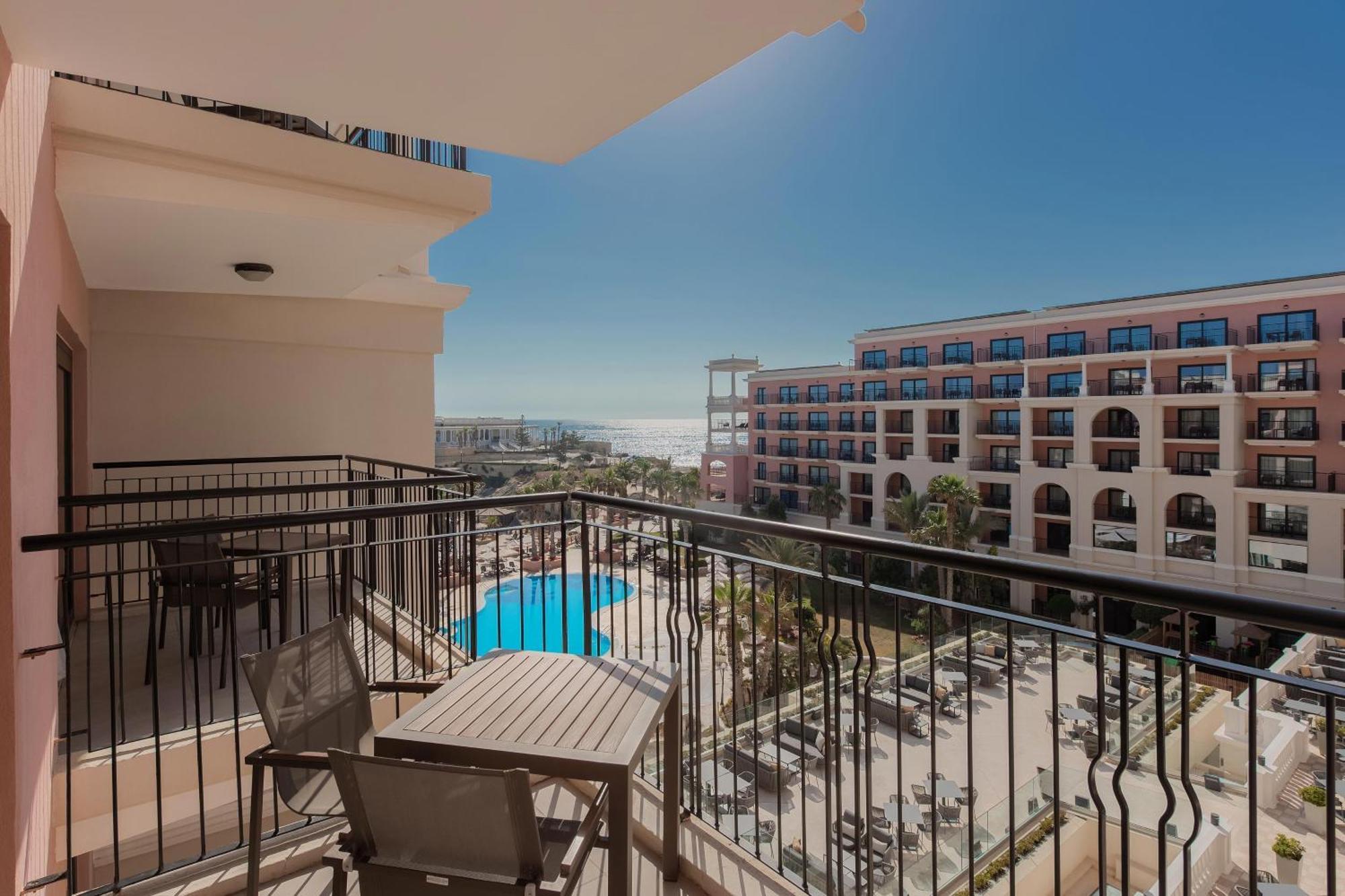 The Westin Dragonara Resort, Malta San Julián Exterior foto Balcony of a hotel room